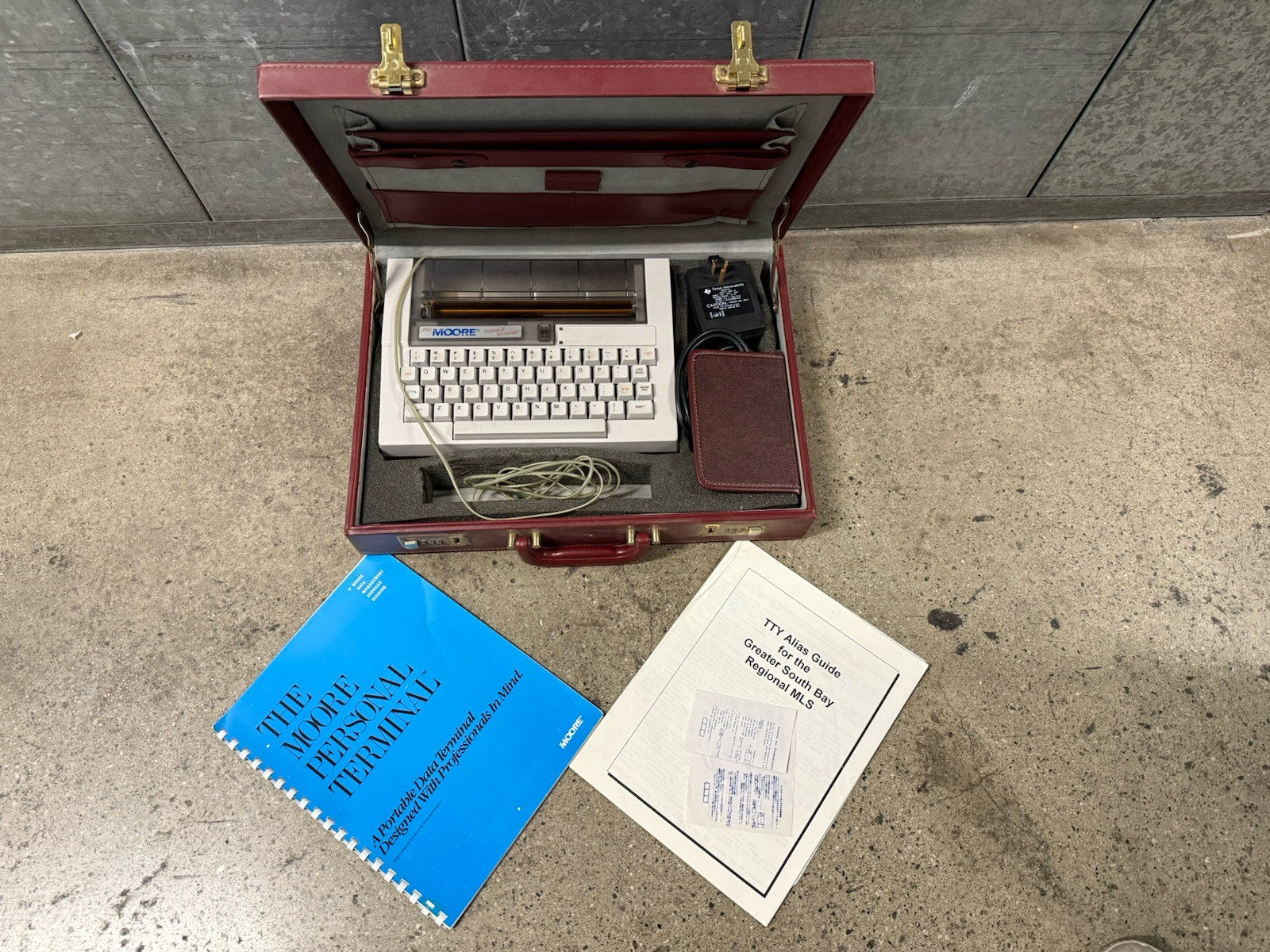 RARE TEXAS INSTRUMENTS THE MOORE PERSONAL TERMINAL 707 w/Case Untested