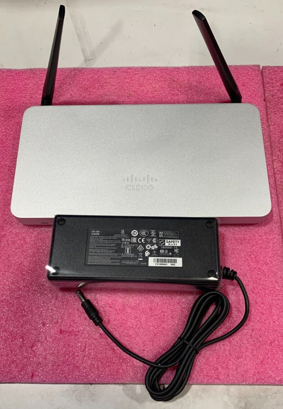 Cisco Meraki MX68CW Security Firewall Appliance W/ Antennas & AC - Unclaimed