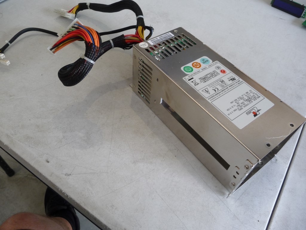 AU SELLER QNAP  / EMACS 2U Zippy R1S2-5300V4V PSU CAGE AND CABLING - TESTED