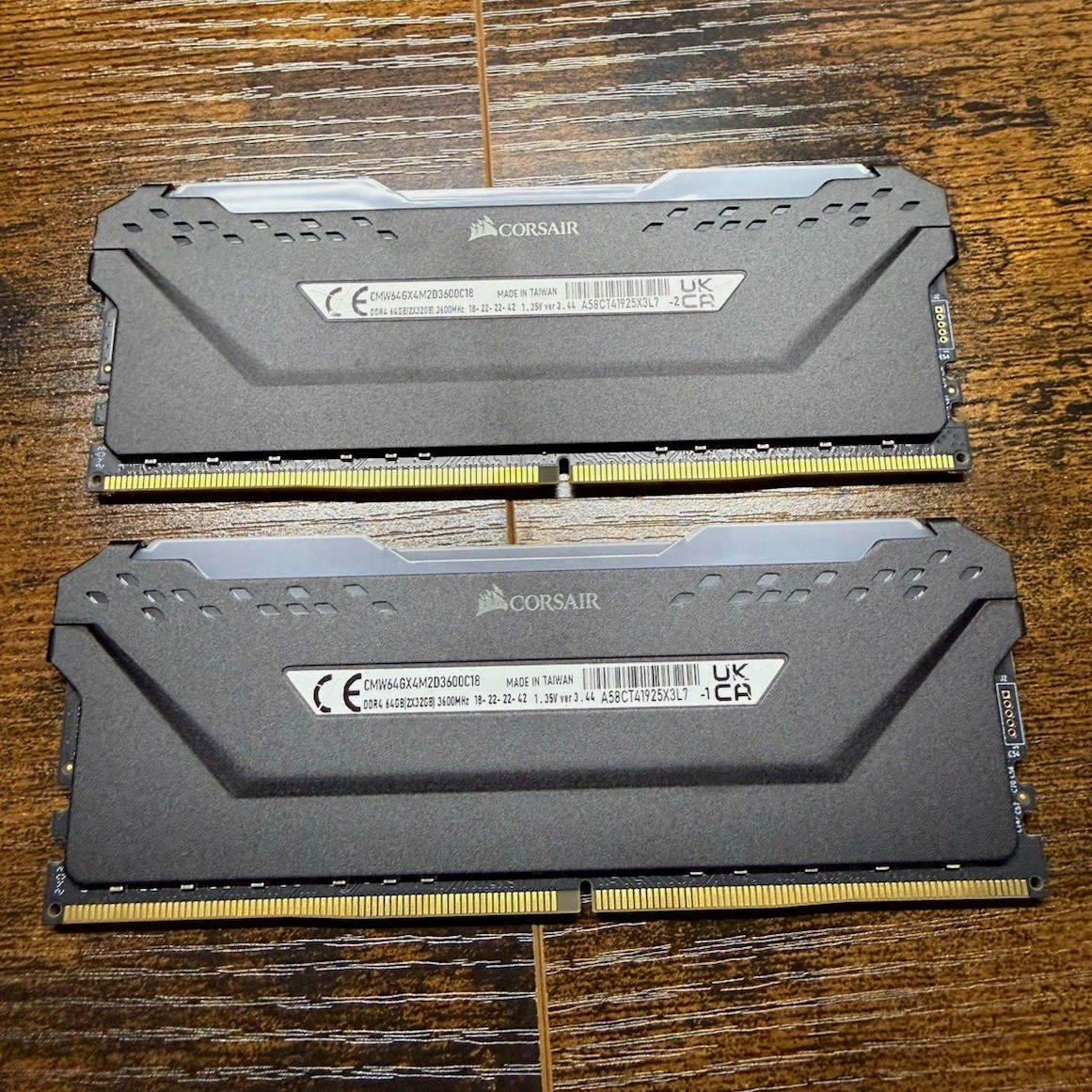 Corsair Vengeance RGB Pro 64GB (2x32GB) DDR4-3600 DIMM RGB CMW64GX4M2D