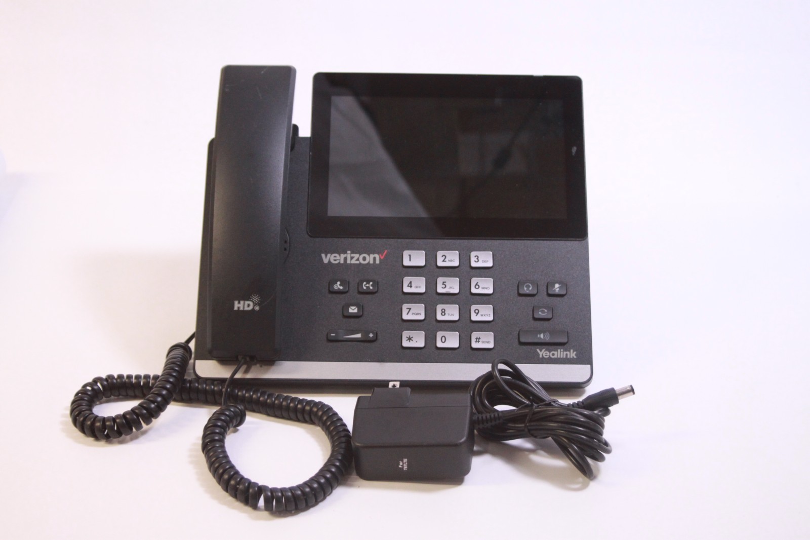 YeaLink T67LTE 4G LTE DESK PHONE EC25V VERIZON READ POWERS ON AS IS