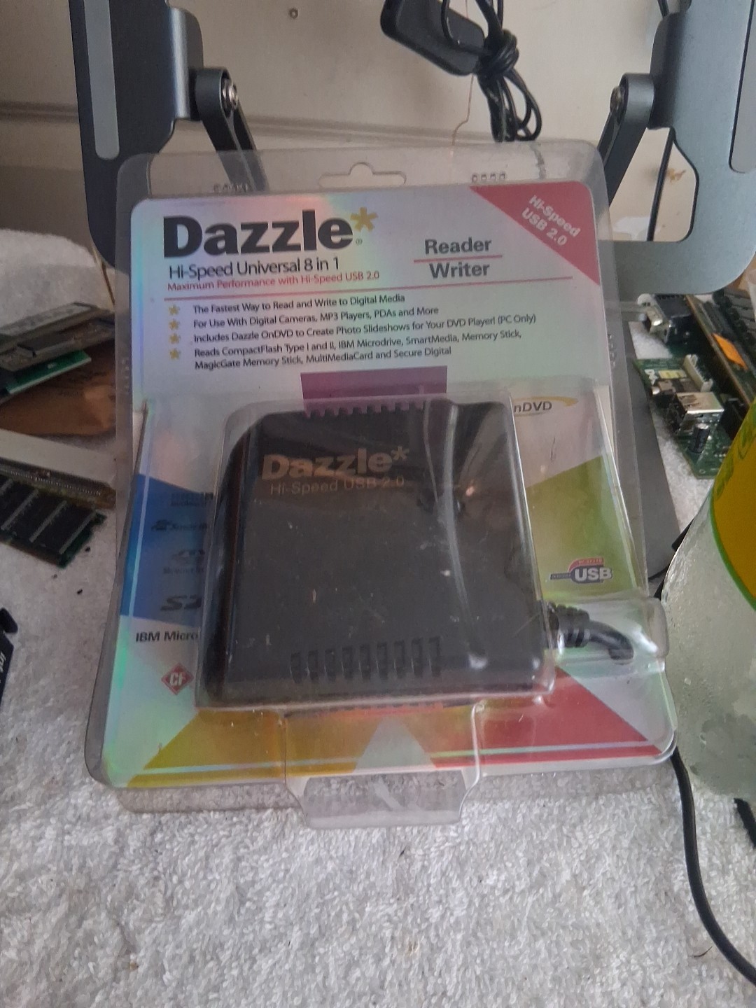 Dazzle Hi-Speed USB 2.0 Universal 8 in 1 Reader Writer DM-22000