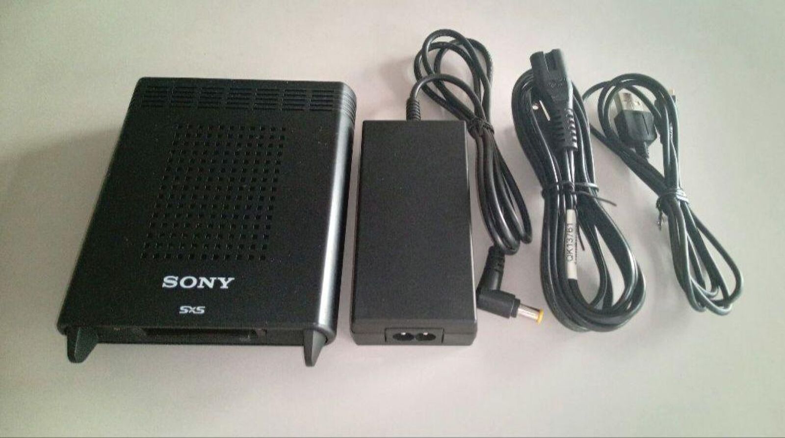 Sony SBAC-US10 SxS Memory Card USB Reader/Writer from Japan
