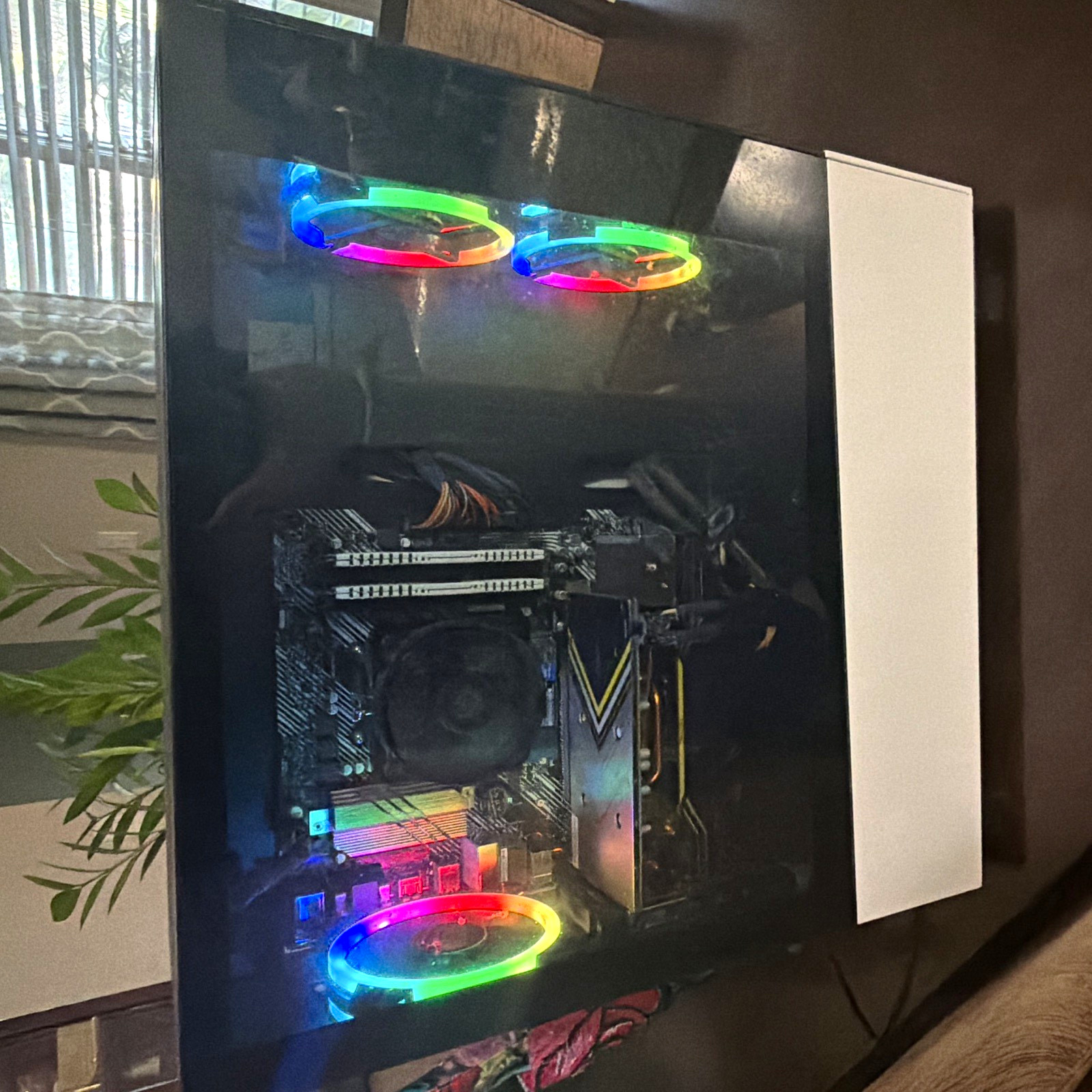 Custom/Whitebox Gaming Desktop Tower PC RGB, Tempered Glass, Black/White