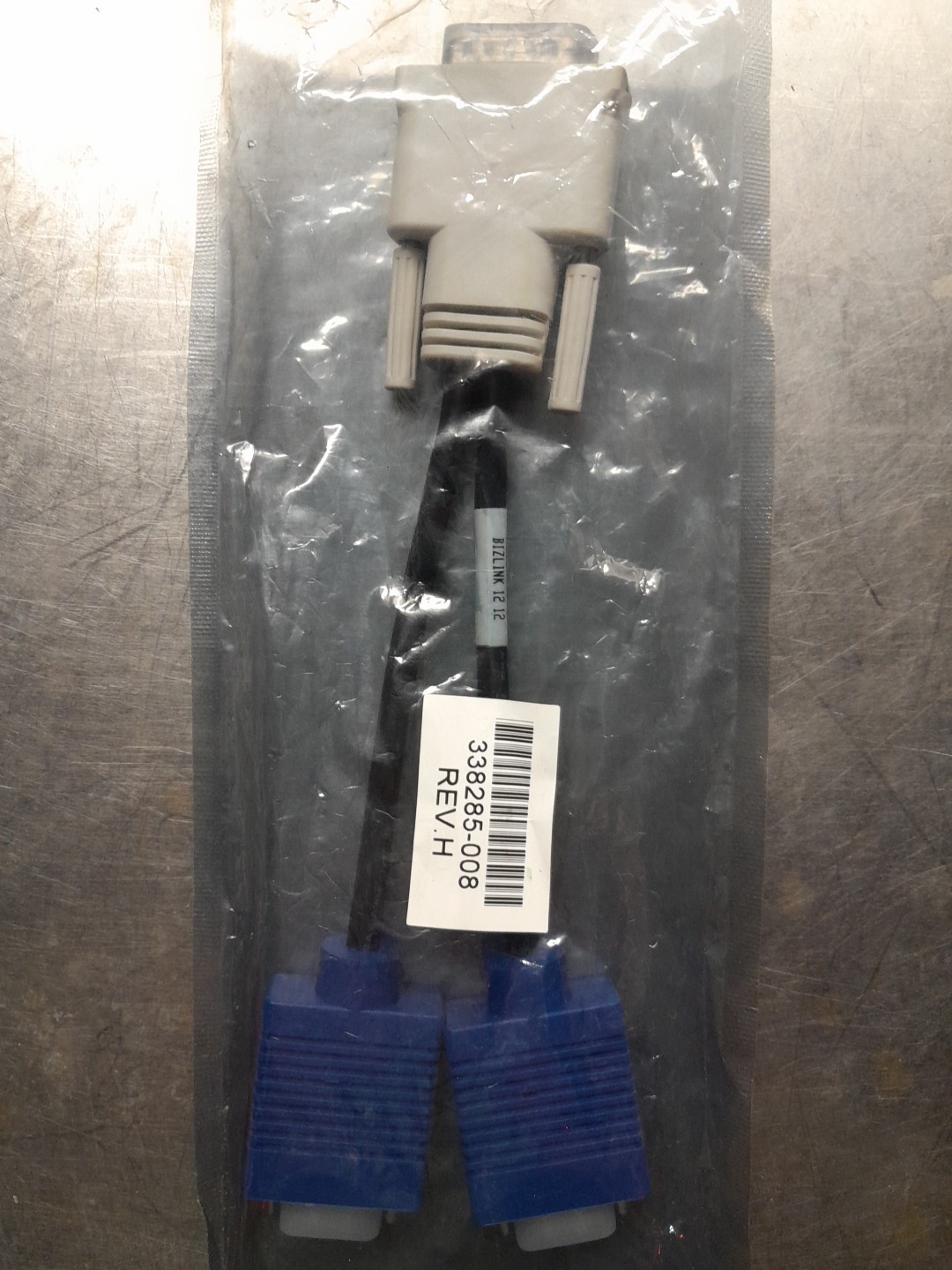 HP INVENT 338285-008 DUAL VGA Y SPLITTER CABLE REV. H BIZLINK 12 12