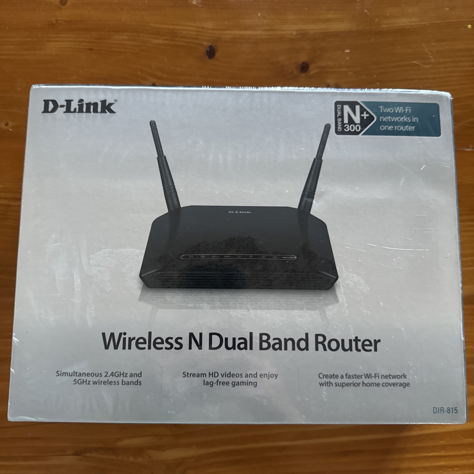 D-Link DIR-815 300 Mbps 4-Port 10/100 Wireless N Router