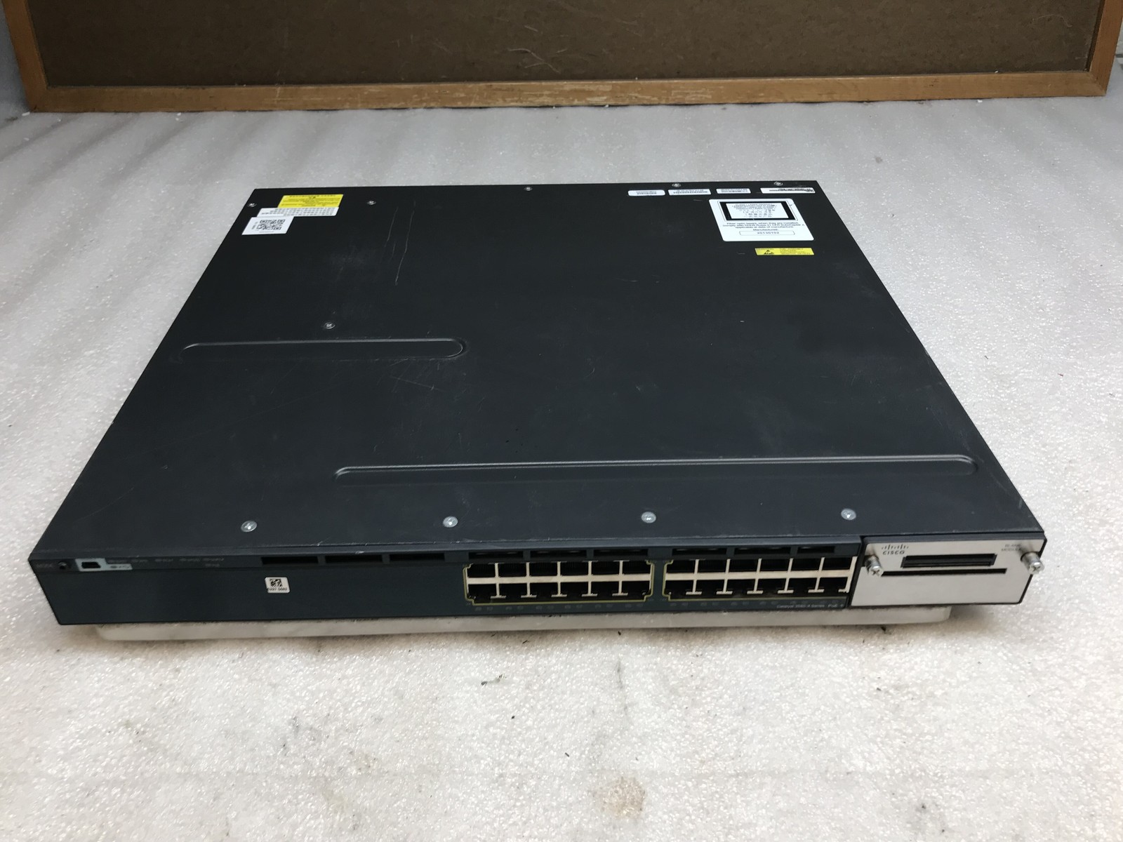 Cisco WS-C3560X-24P-S 24 Port PoE+ Gigabit Switch with Rack Ears