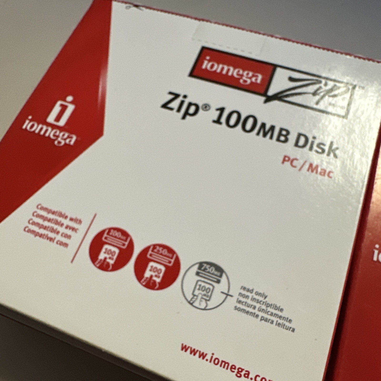 Genuine Iomega Zip Disk 100MB Factory Sealed Computer PC/Mac