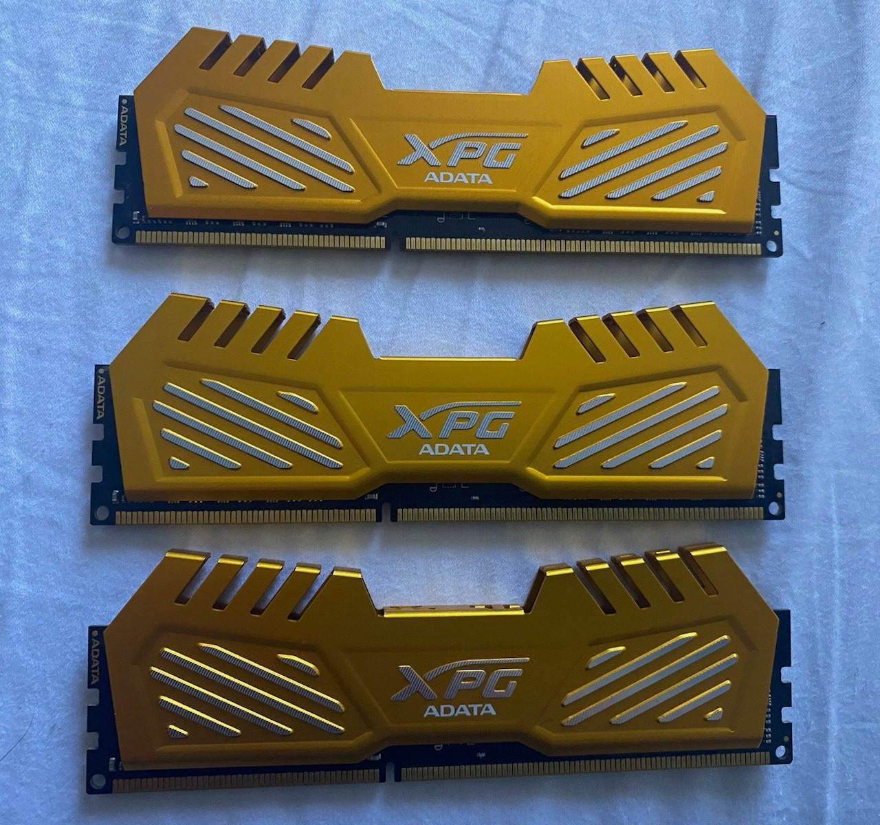 ADATA XPG 24GB (3x8GB) DDR3-1600 PC3-12800 240-Pin DIMM AX3U1600W8G9-BGV