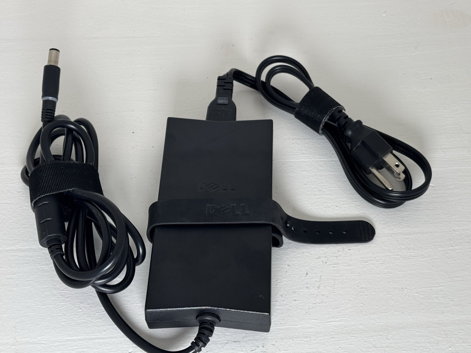 Dell Genuine AC-Adapter 7.4x5.0mm 19.5V=6.7A