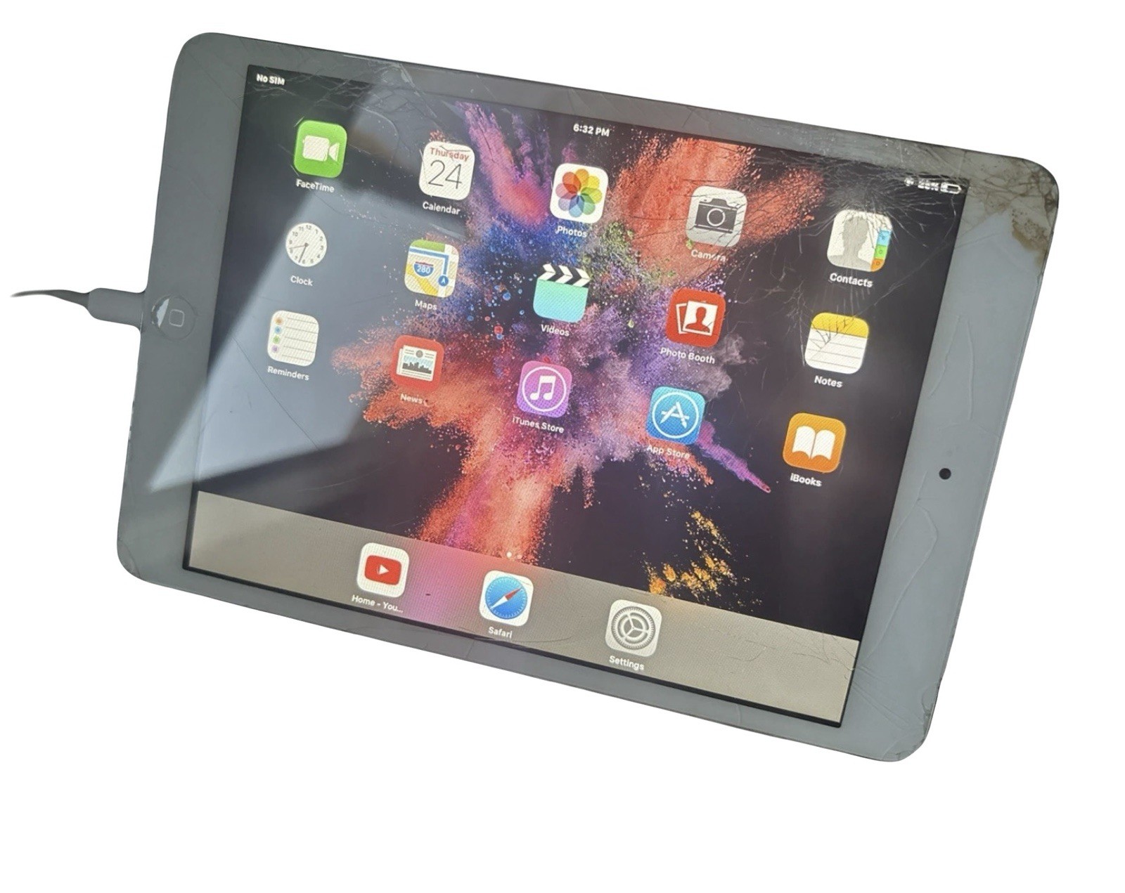 Apple iPad Mini A1454 Functions Well Cracked Glass Charger + HDMI Adapter Bundle