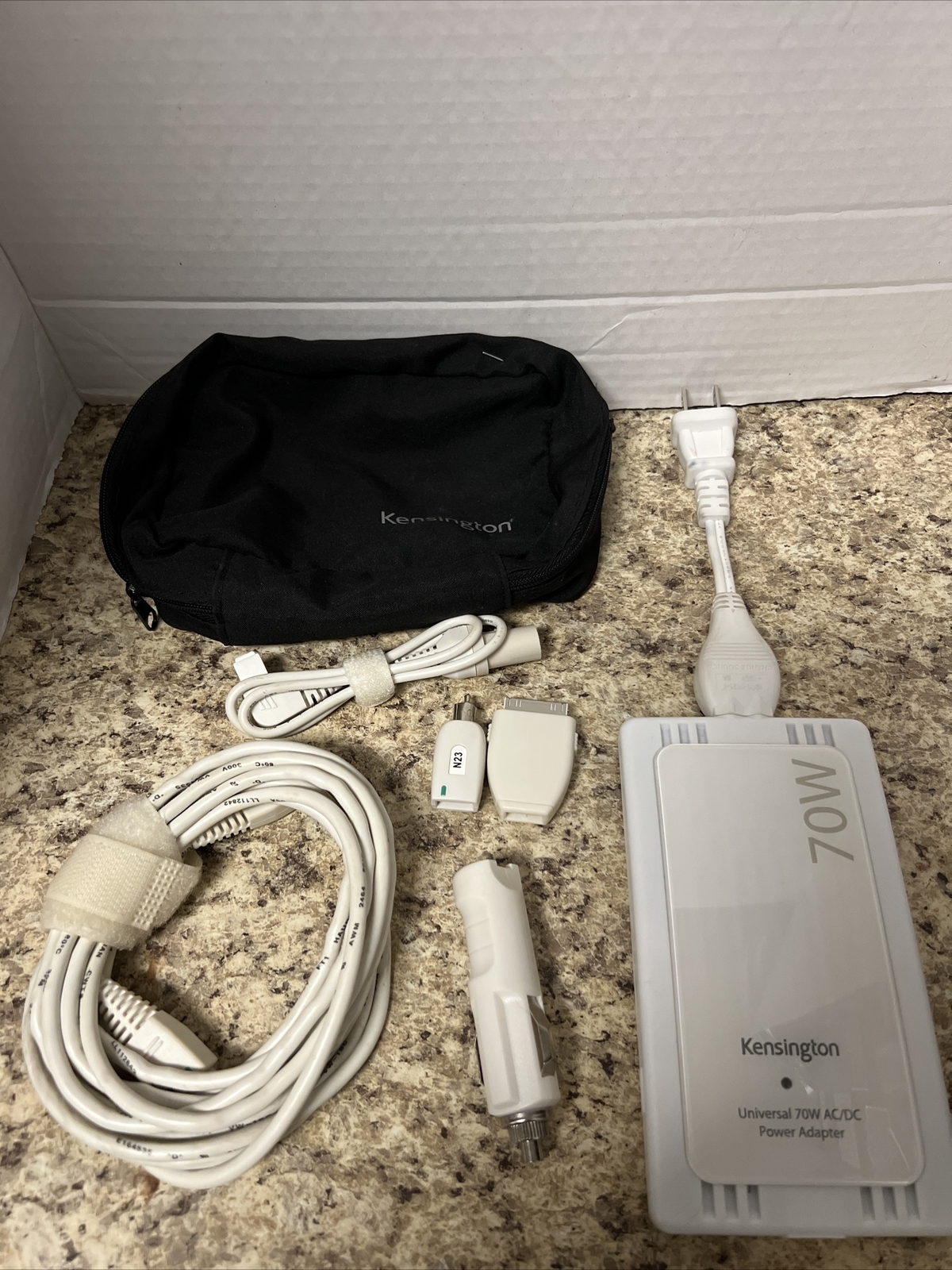 kensington 70w ac/dc Universal power adapter model 33335