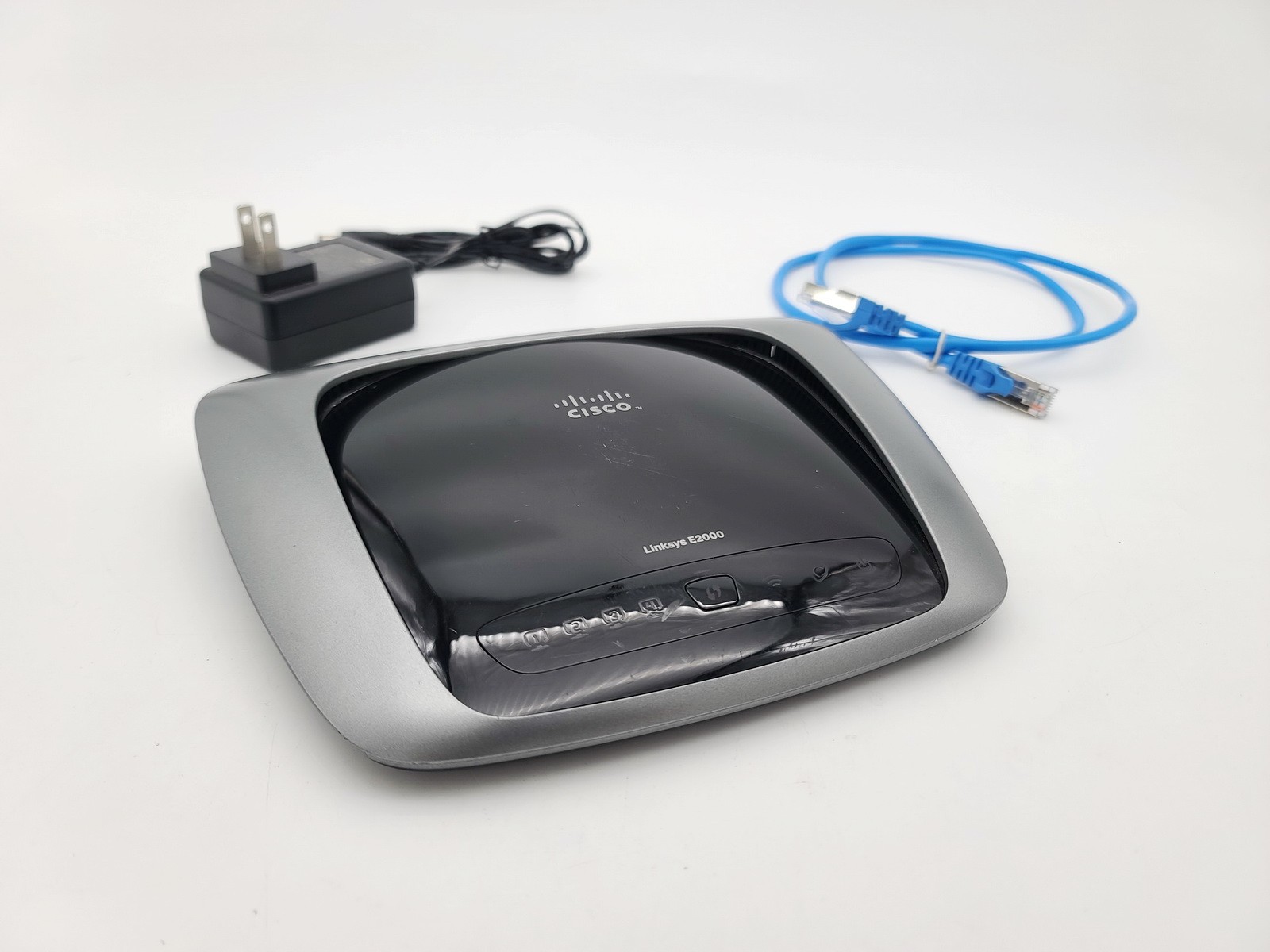 CISCO LINKSYS E2000 ADVANCED DUAL-BAND WIRELESS-N GIGABIT WI-FI ROUTER W CABLE