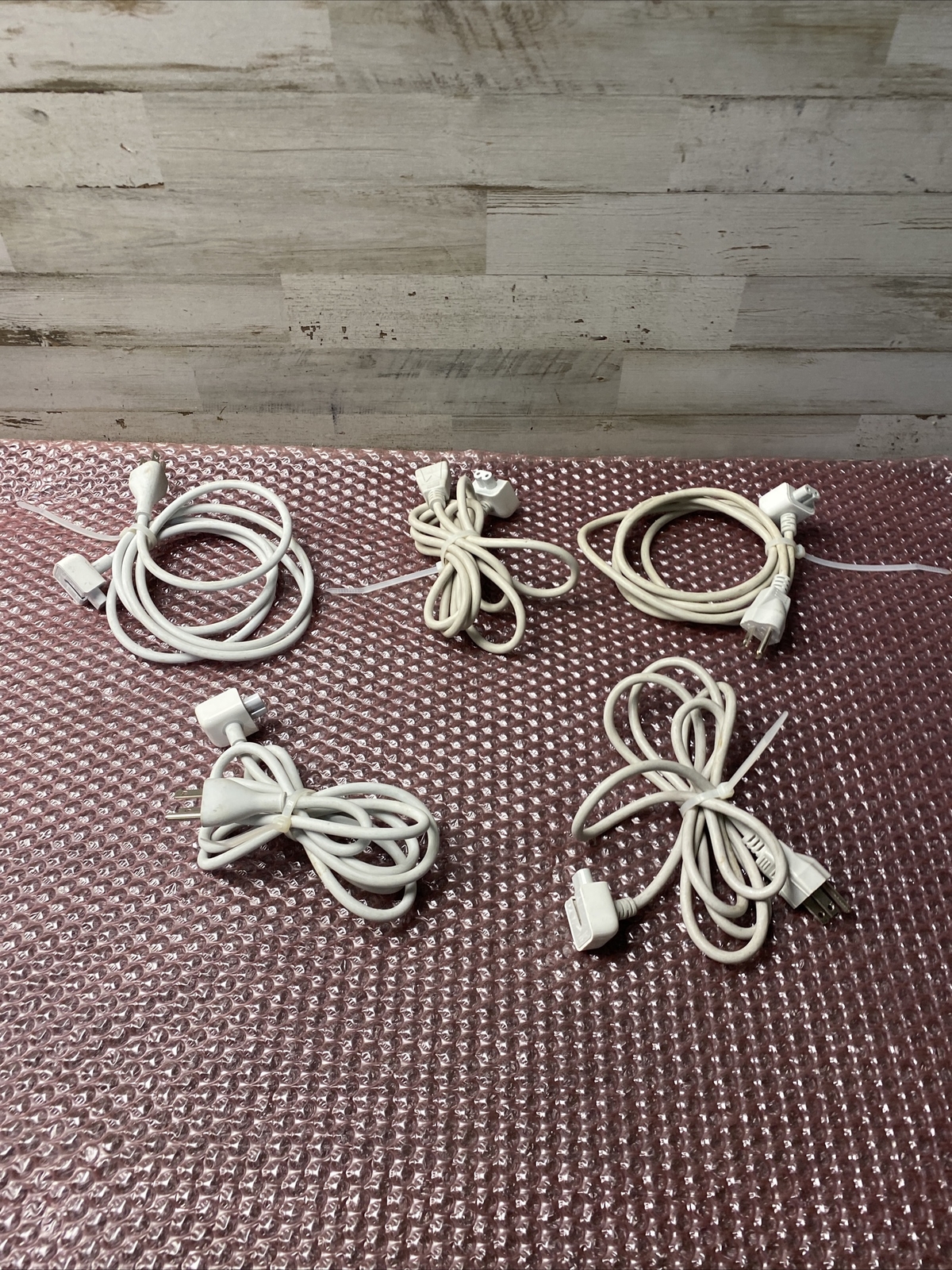 Lot of 5 Genuine Apple Volex APC7H  6' Cord  2.5A 125V