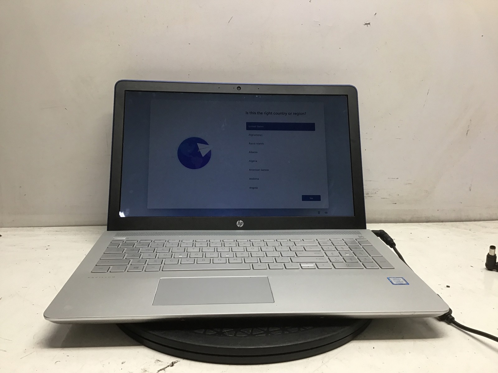 HP Pavillion 15-cc183CL Intel i7-8550U 1.8 GHz 12GB 256GB SSD Windows 11