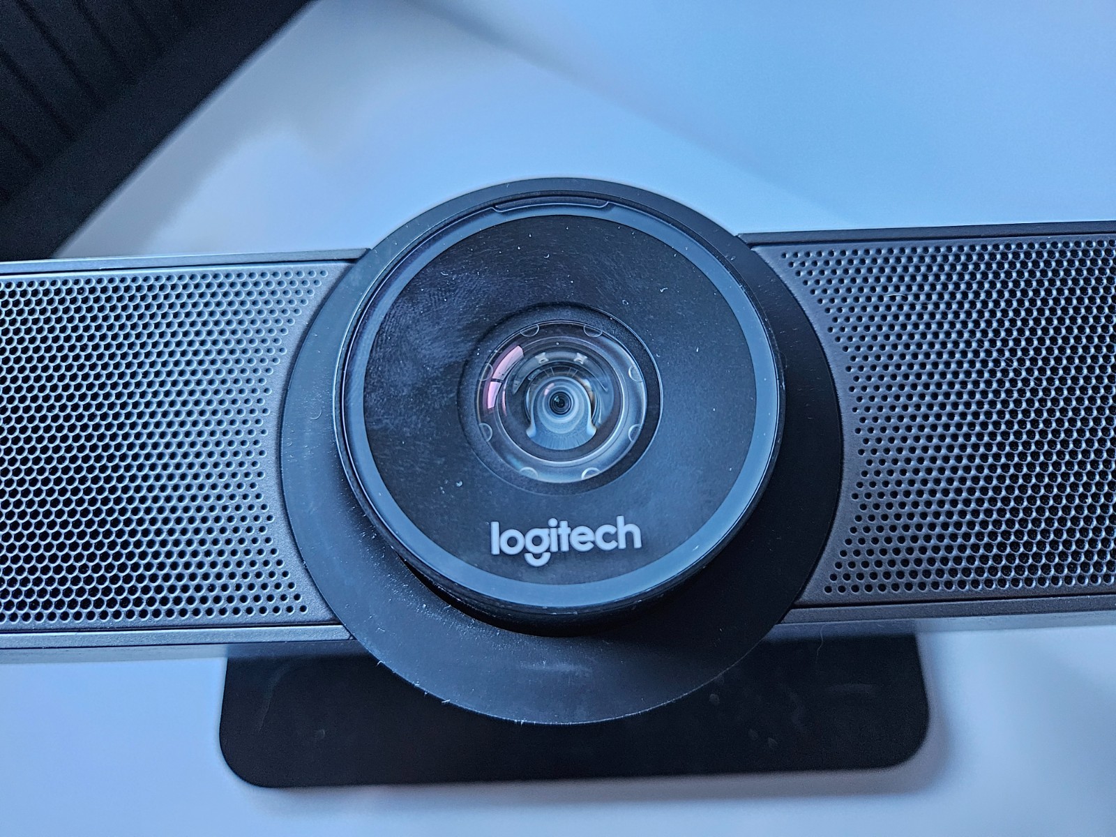 Logitech Meetup 960-001101 Video Conferencing Camera- complete w/ac+remote