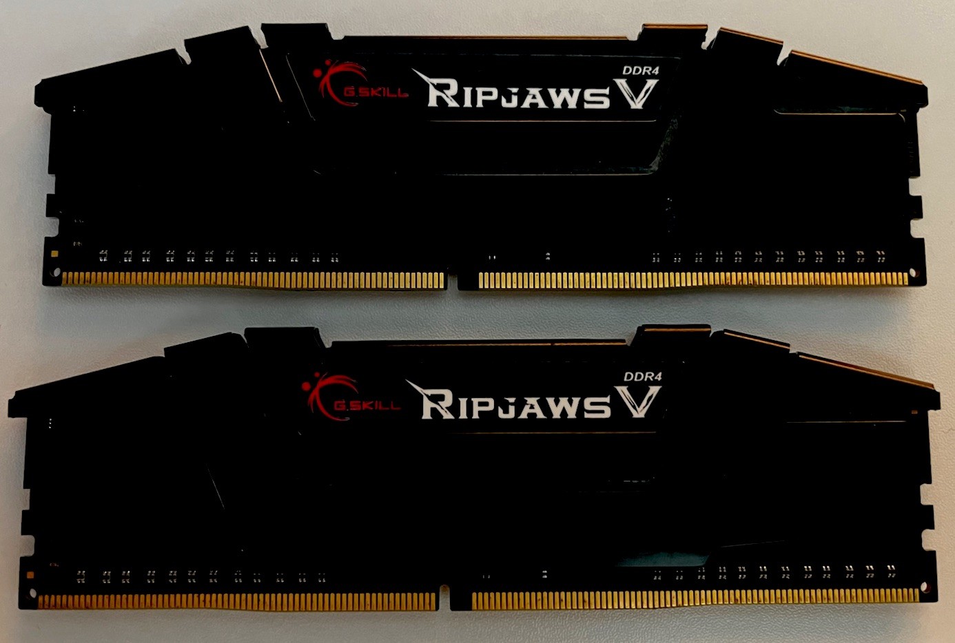 G.Skill Ripjaws V 16GB (2x8GB) RAM DDR4 3200MHz F4-3200C16D-16GVKB