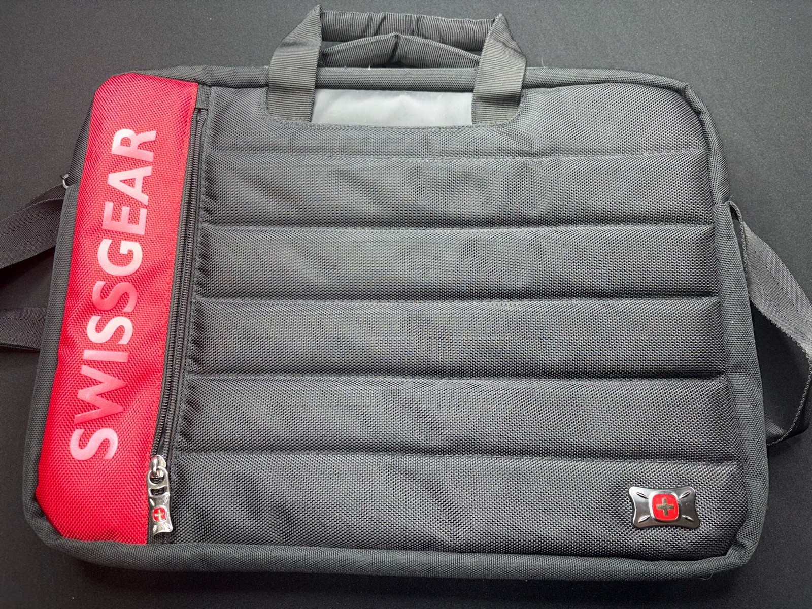 SWISSGEAR Padded Nylon Messenger Bag for 17”Laptop Black Red Shoulder Strap Case