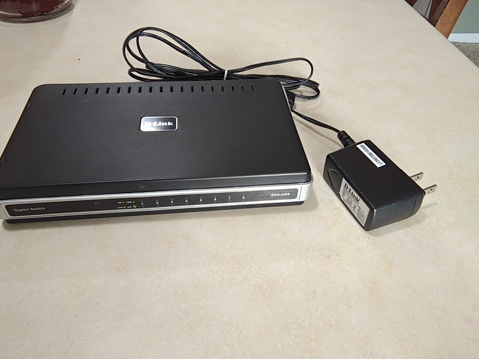 D-Link DGS-2208 Ethernet Switch 10/100/1000 8Port (8 Port) Gigabit