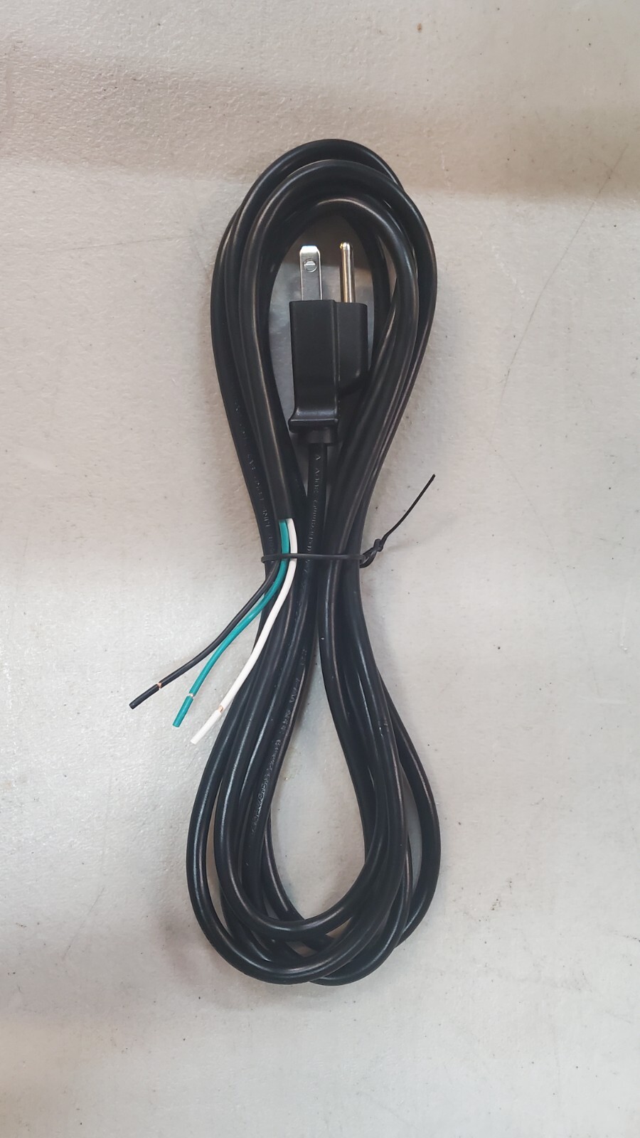 AC Power Cord NEMA 5-15P to Unterminated 18 AWG 3C SVT 300V Black 9 ft