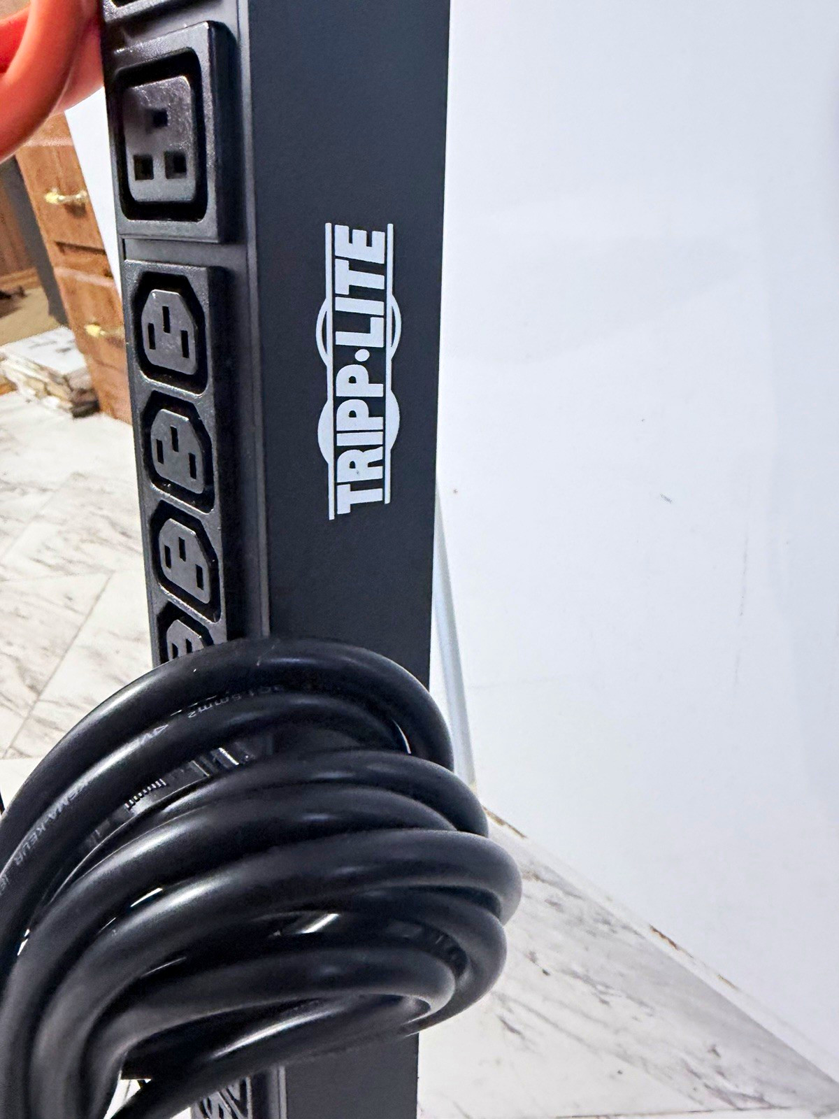 Tripp Lite power dist HUB (PDUMV20HV-36 ) with 13 cables( new)( $467 on AM#%ZN