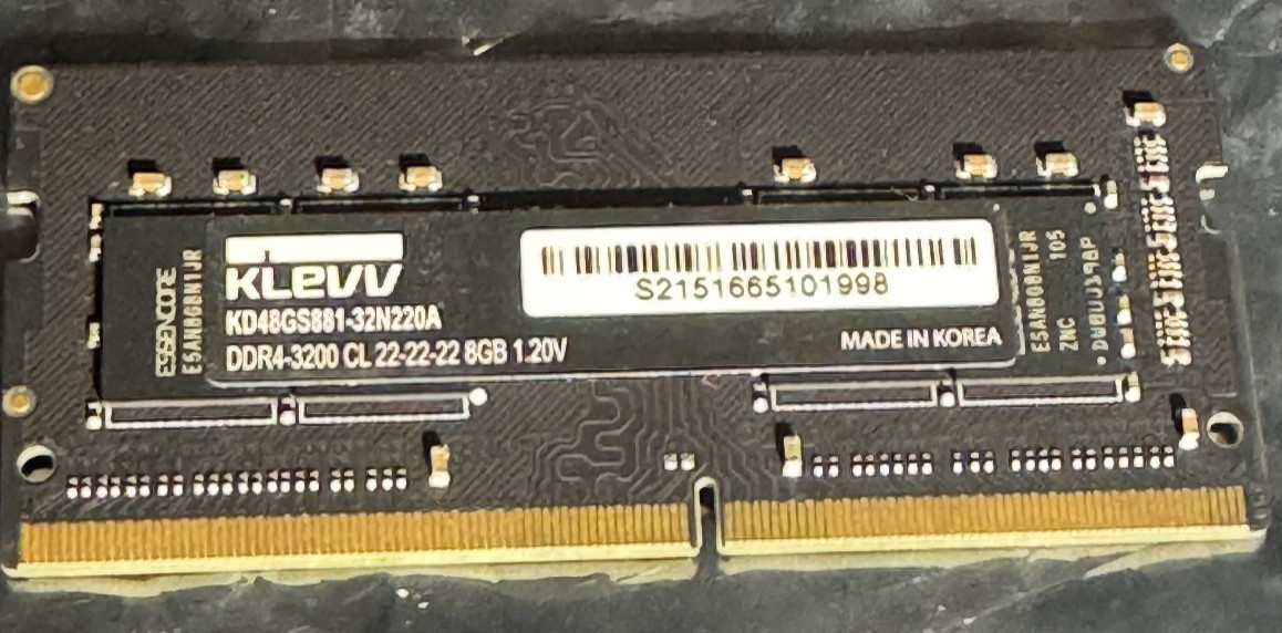 KLEVV DDR4 8GB (1x8GB) 3200MHz CL22 1.2V SODIMM y SK Hynix Chip
