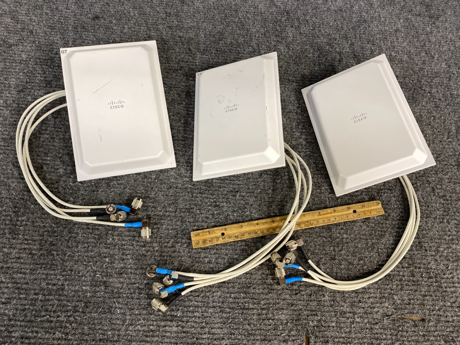 Lot of 3 Cisco AIR-ANT2451V-R Antennas w/RP-TNC Connectors (As Is)
