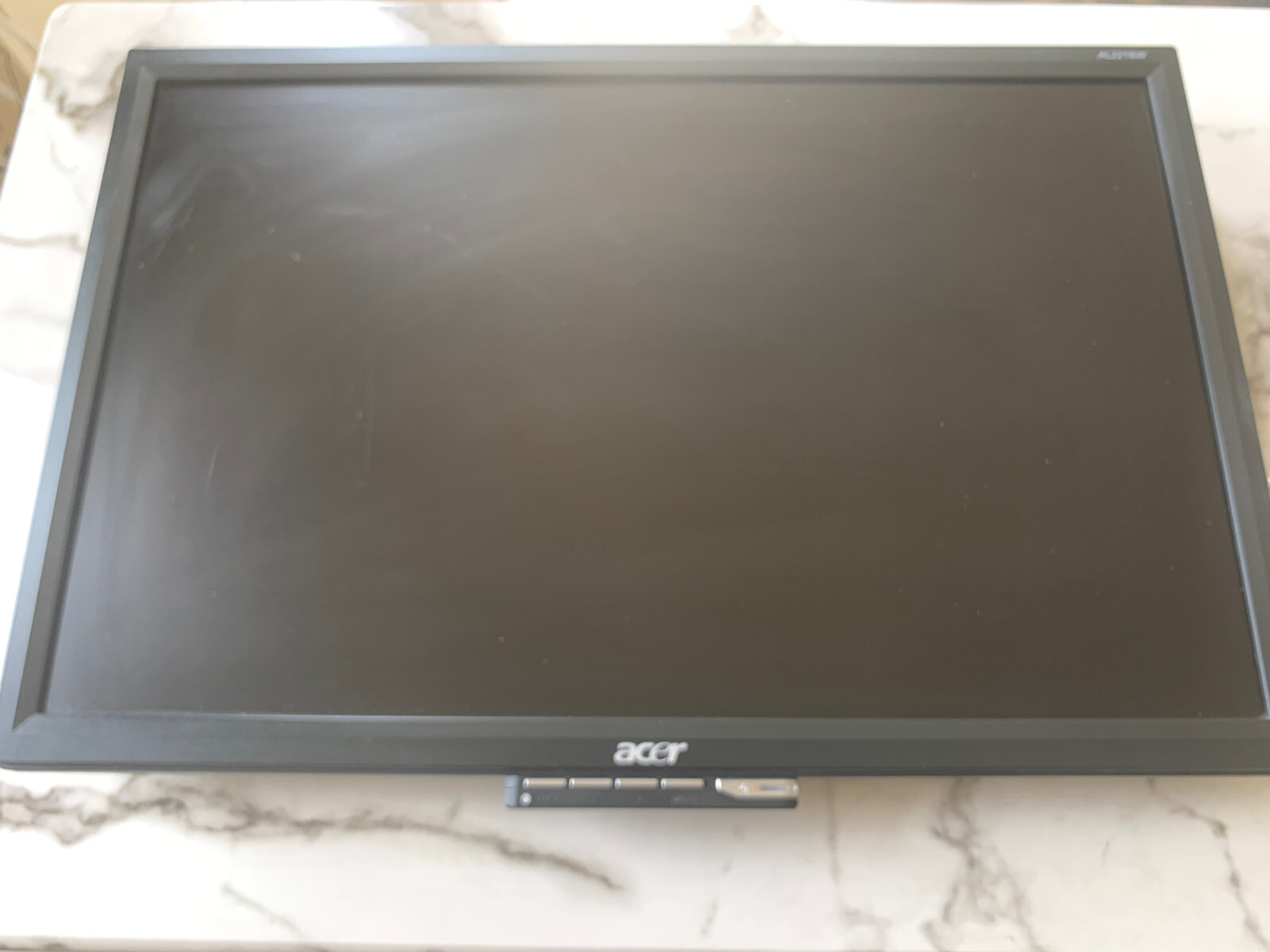 ACER  AL2216WBD LCD Monitor WITH WALL MOUNT-TESTED & WORKS —Read Description