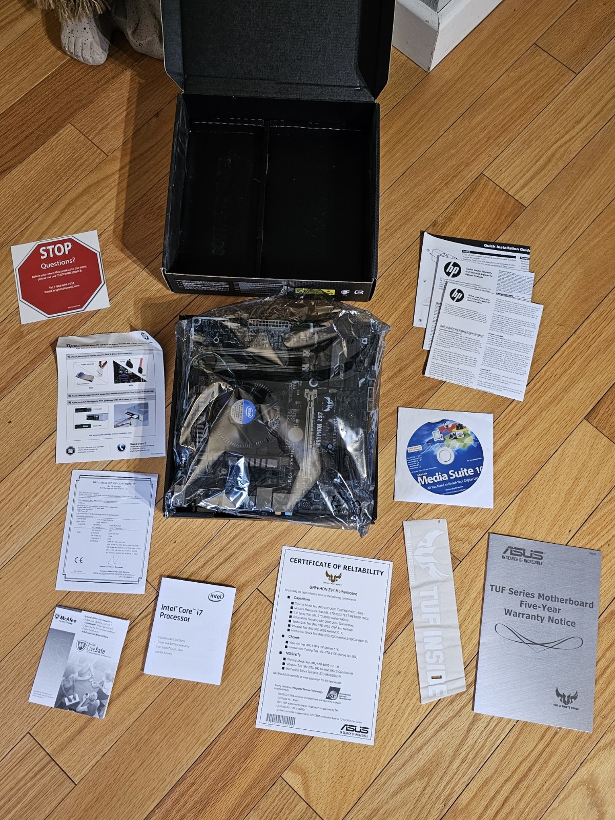 ASUS TUF Gryphon Z97 Motherboard + Intel Core i7-4790 CPU Bundle (Boxed)