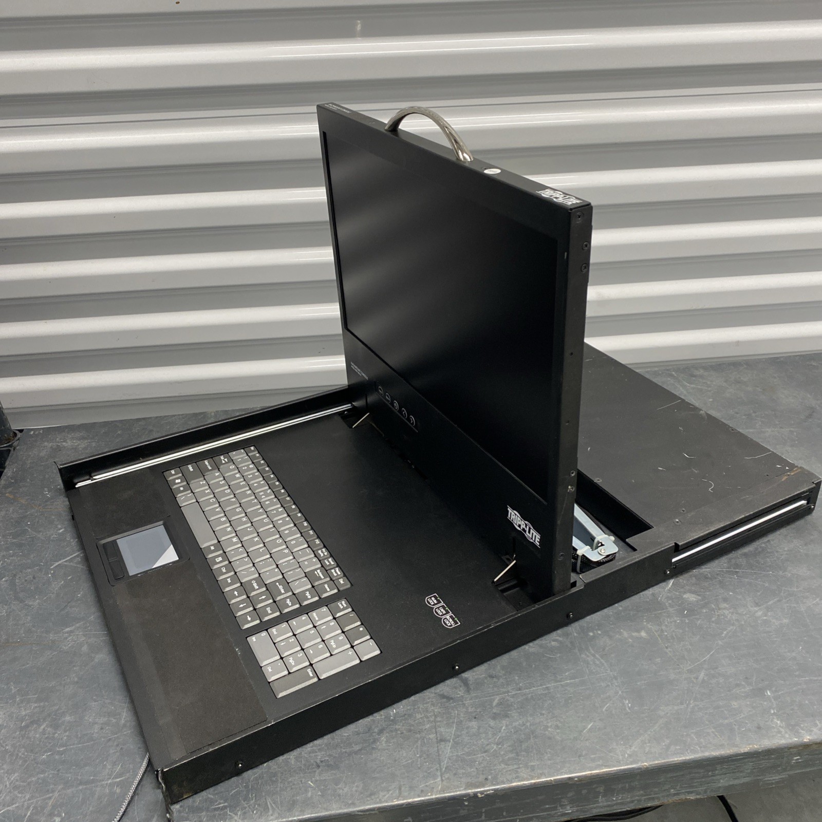 Tripp Lite B021-000-19 8-Port 19in LCD VGA KVM Switch Console