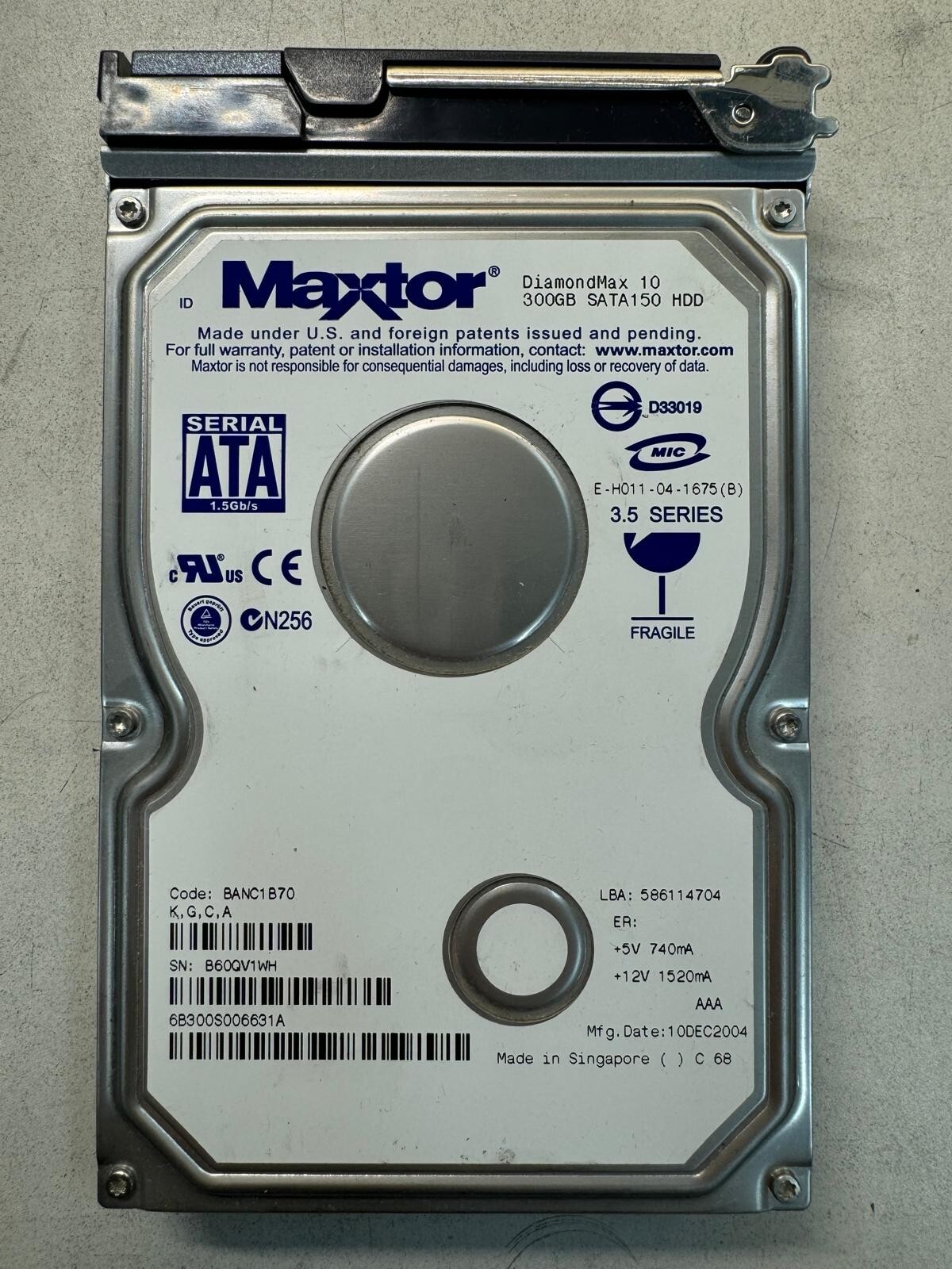 MAXTOR 6B300S0 DIAMONDMAX 10 300GB 7.2K RPM Cache 16MB 1.5 Gb/s SATA-150 3.5"
