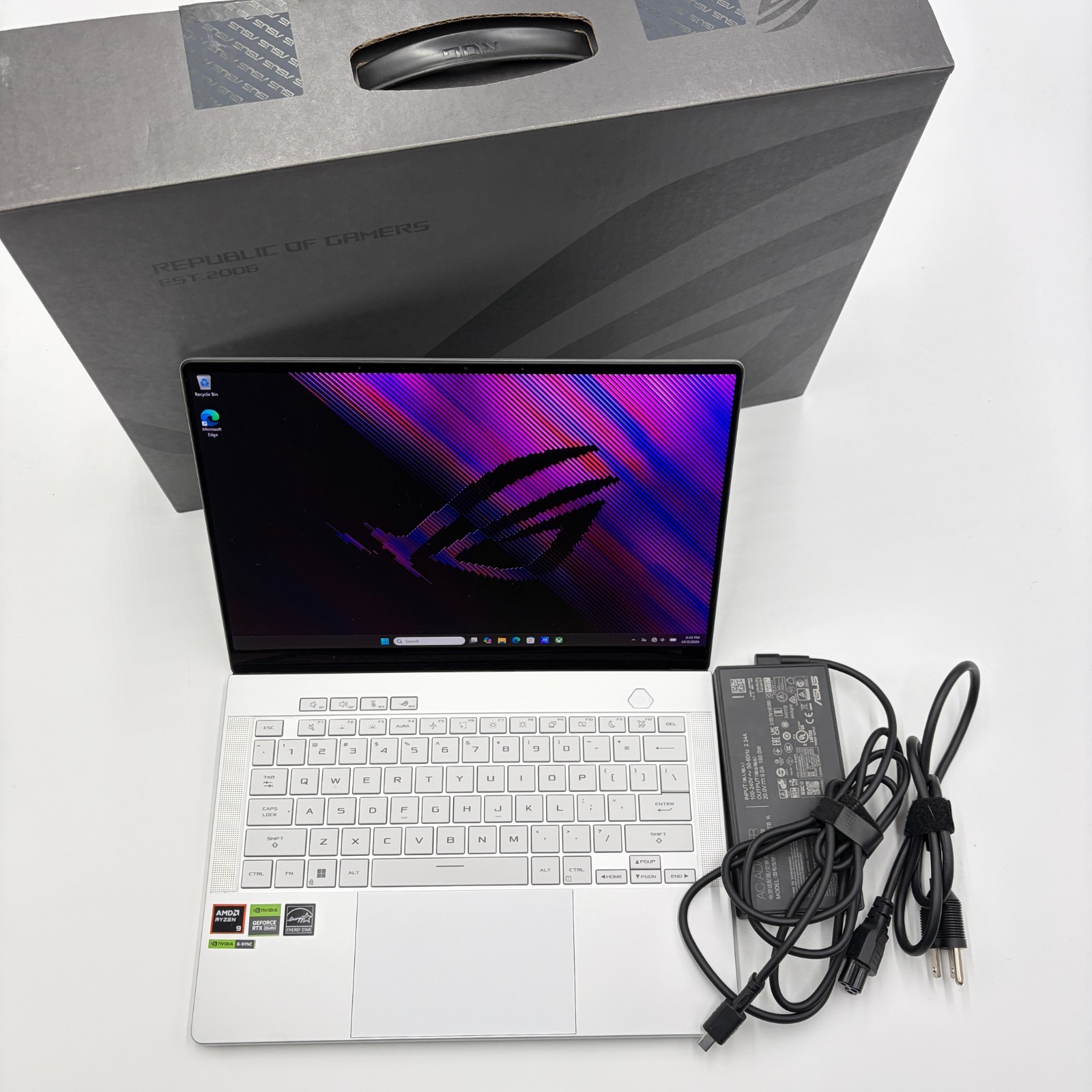 ASUS ROG Zephyrus G14 GA403U - Ryzen 9 8945HS, 32GB Ram, 1TB SSD, RTX 4070, OLED