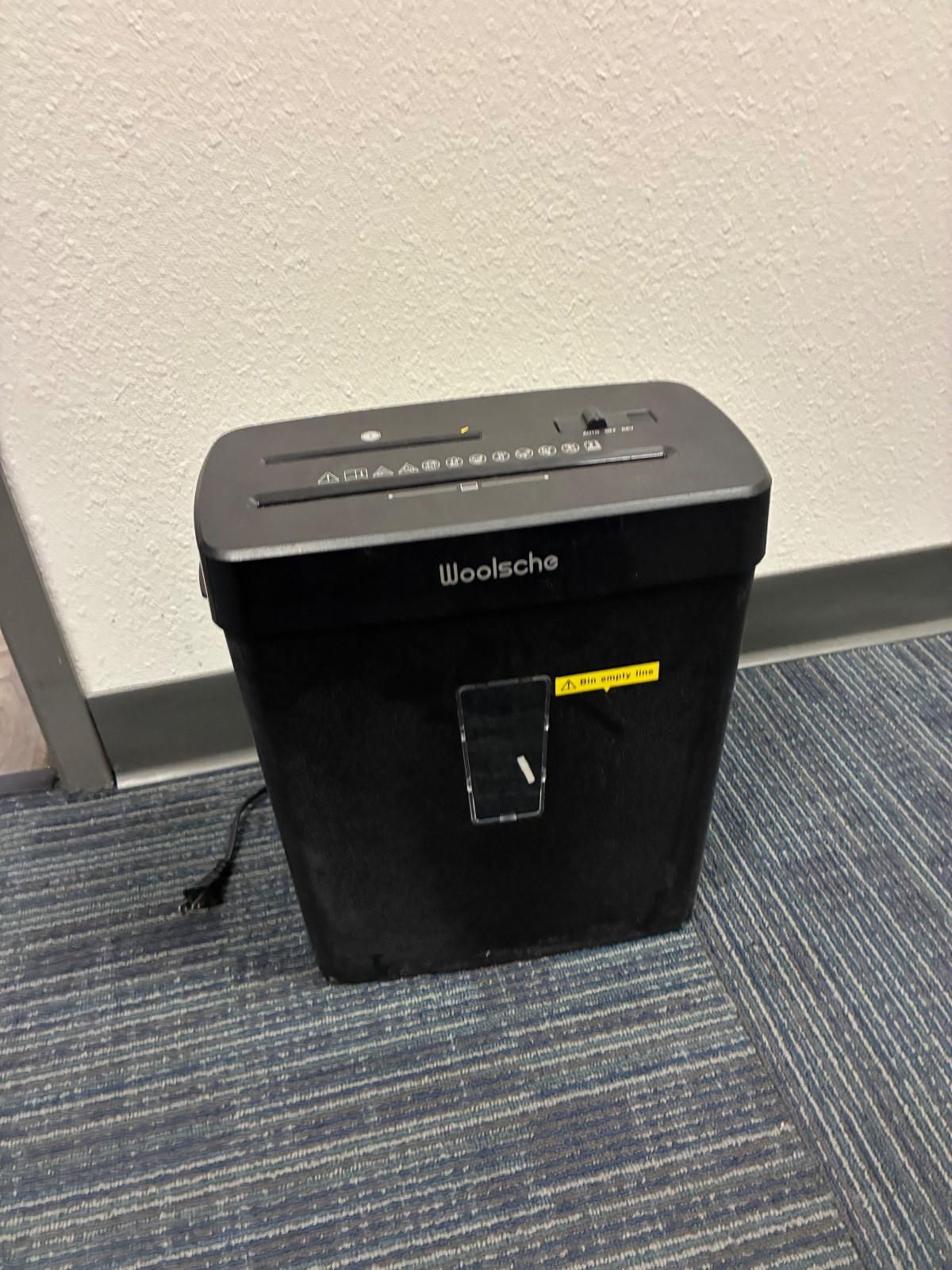 Woolsche 8-Page Capacity Black Paper Shredder with Dual Slots