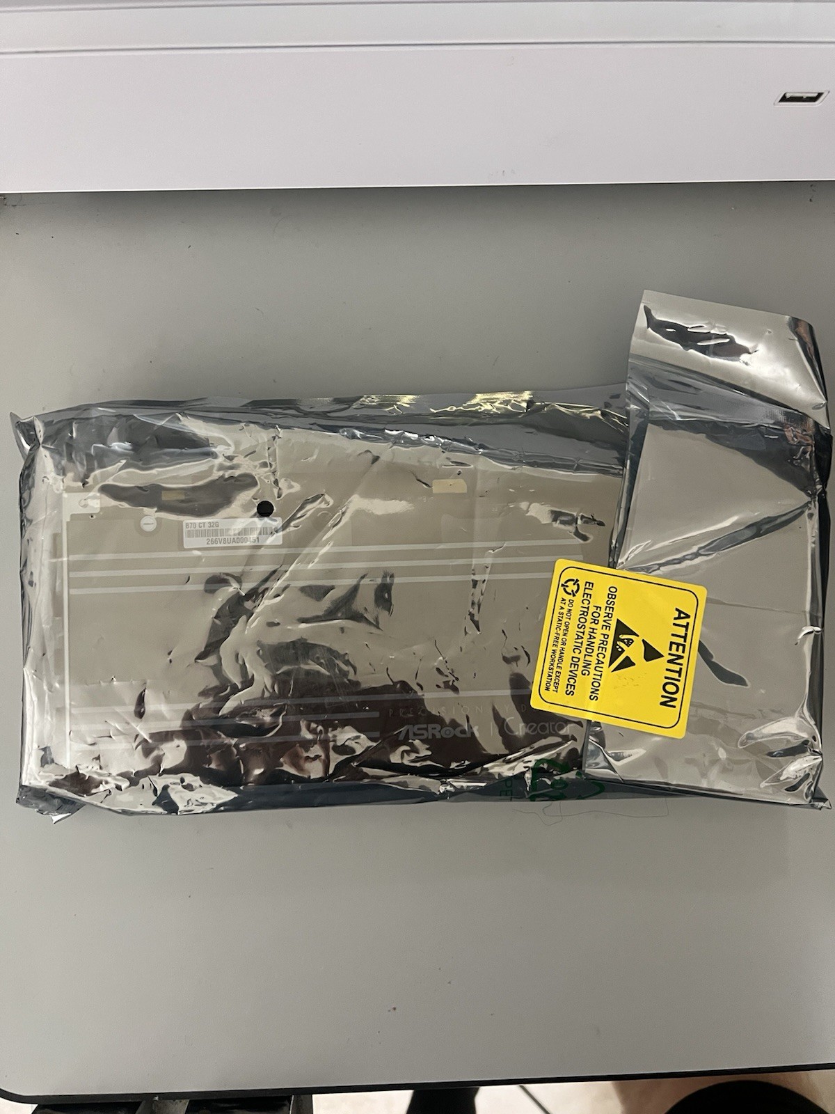 NEW ASRock B70 Intel Arc Pro B70 B70 CT 32GB 256-bit GDDR6 PCI Express 5.0 x16