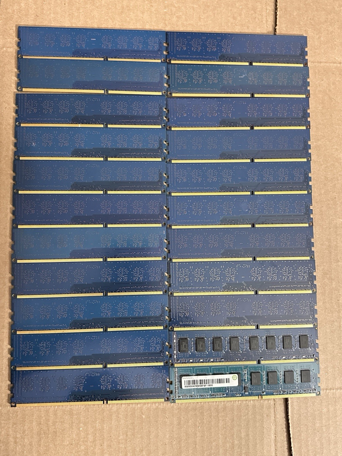 Lot Of (22) 4GB DDR3 ram - memory