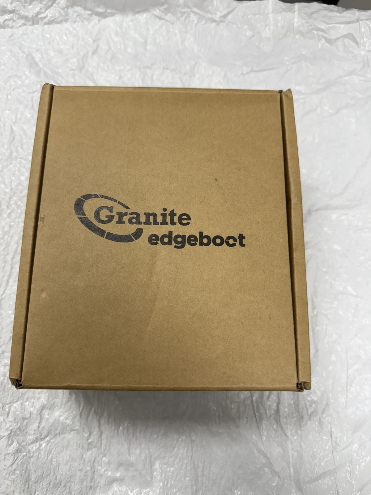 GRANITE EDGEBOOT R207 AI-POWERED MANAGED POWER DISTRIBUTION UNIT