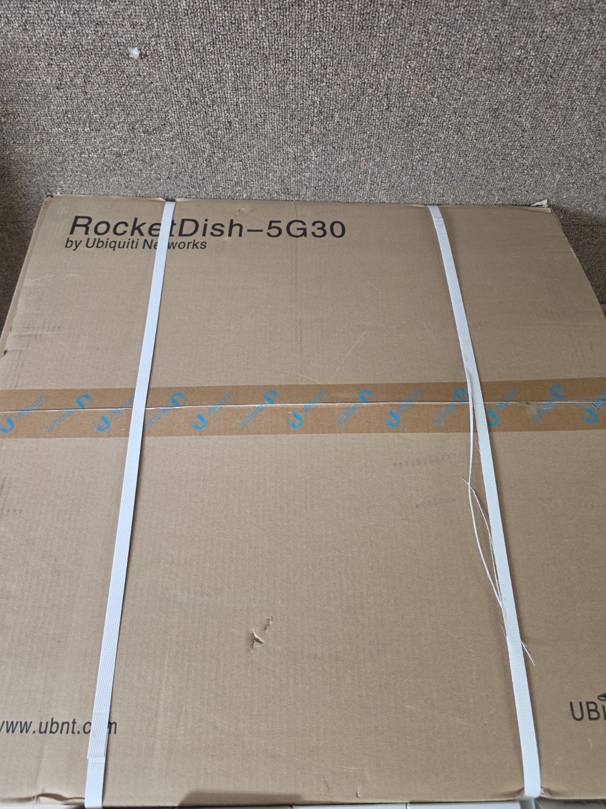 Ubiquiti RocketDish RD-5G30-LW airMAX 2x2 PtP Bridge Dish Antenna - White