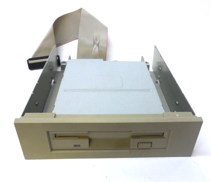 TEAC FLOPPY DRIVE 193077A2-40, 3.5 INCH FLOPPY DRIVE, 1.44 MB, THIALAND