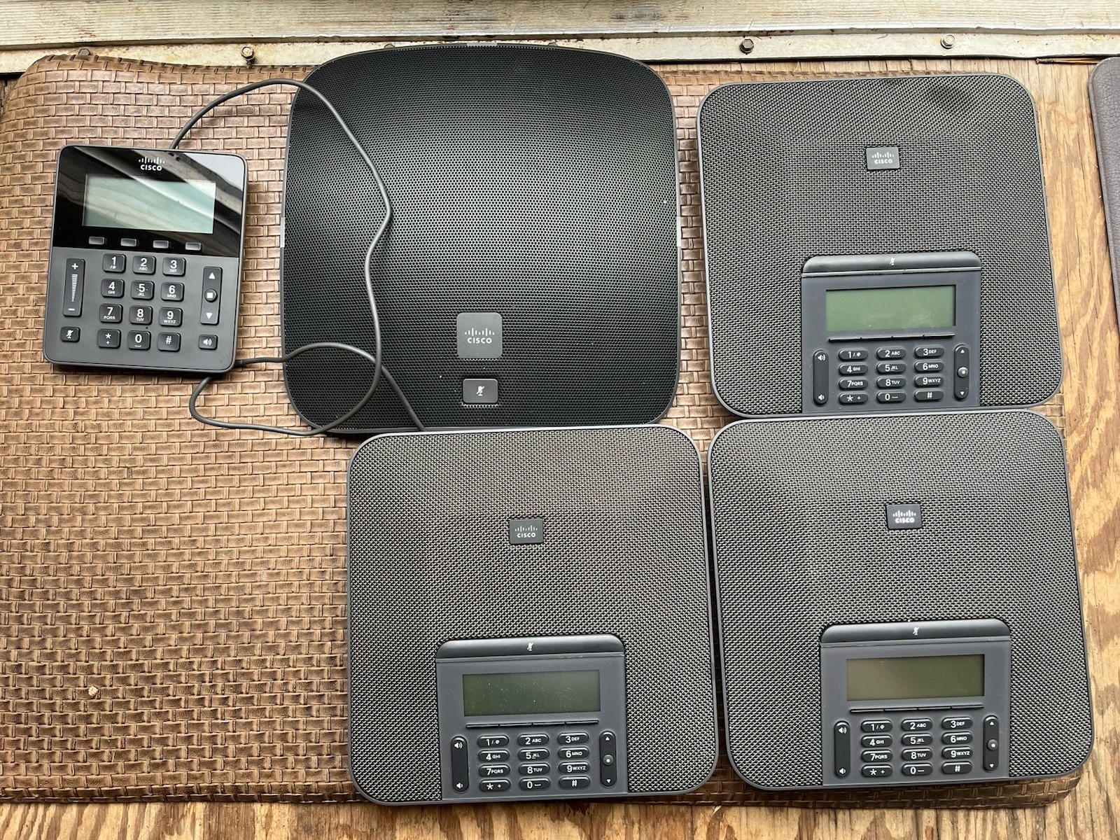 Cisco 7832 IP Conference Phone 360-Degree Mic + Box, Black, CP-7832-K9 Lot Of 3