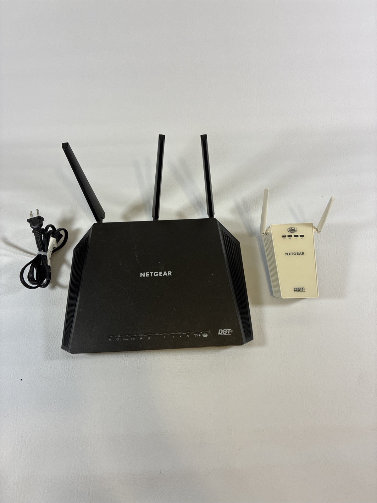 Netgear Nighthawk AC1900 DST Router, Model R7300 AND Netgear DST 6501 Add-on DST
