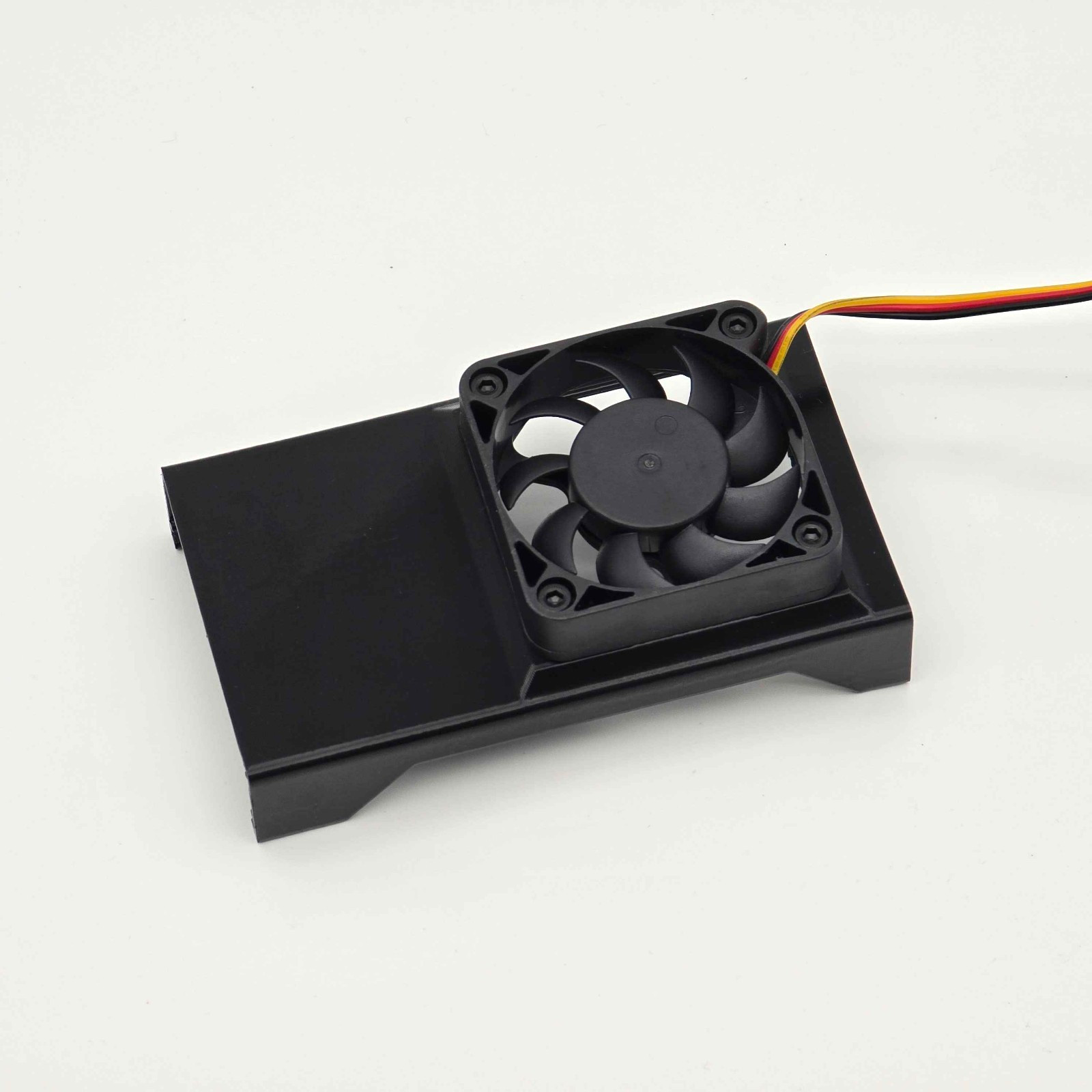 Broadcom LSI 9400-16i HBA Cooling Fan Included + Shroud Cooler Kit