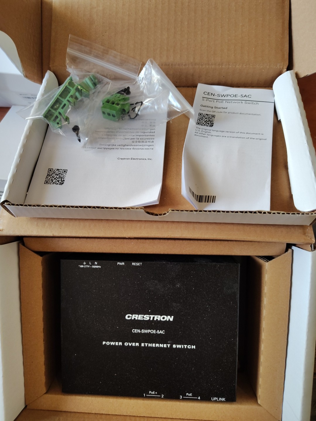 Crestron CEN-SW-POE-5 Power Over Ethernet Switch (64.75-279-11.25)