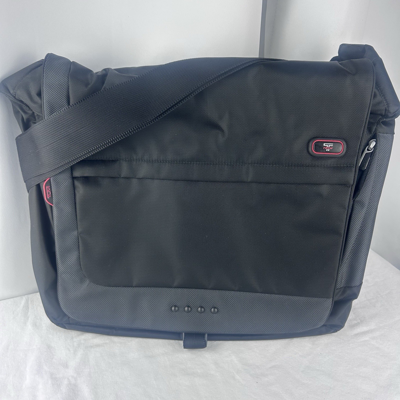 TUMI T-Tech Flow Oliver Expandable Messenger Bag 05112D Laptop Black