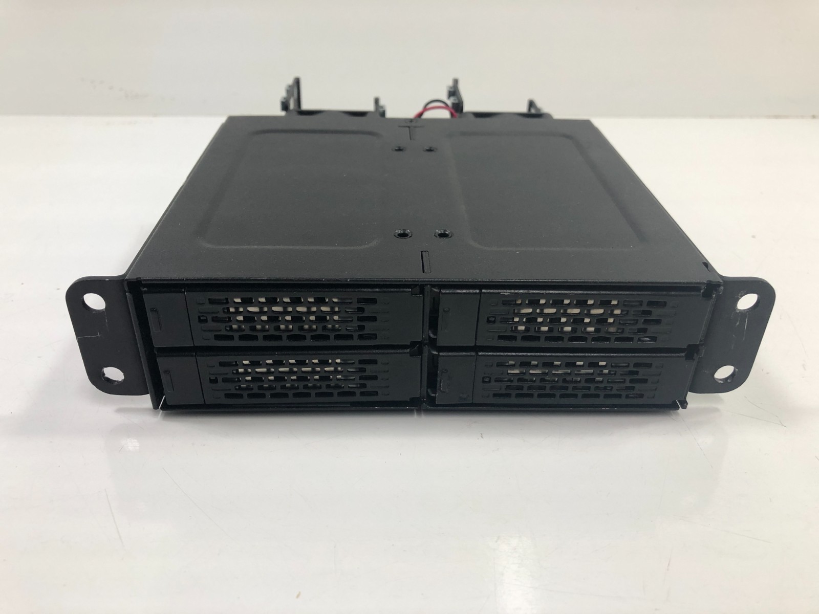 ICY DOCK ToughArmor MB699VP-B 4-Bay U.2 NVMe SSD Hot Swap Enclosure SFF-8643
