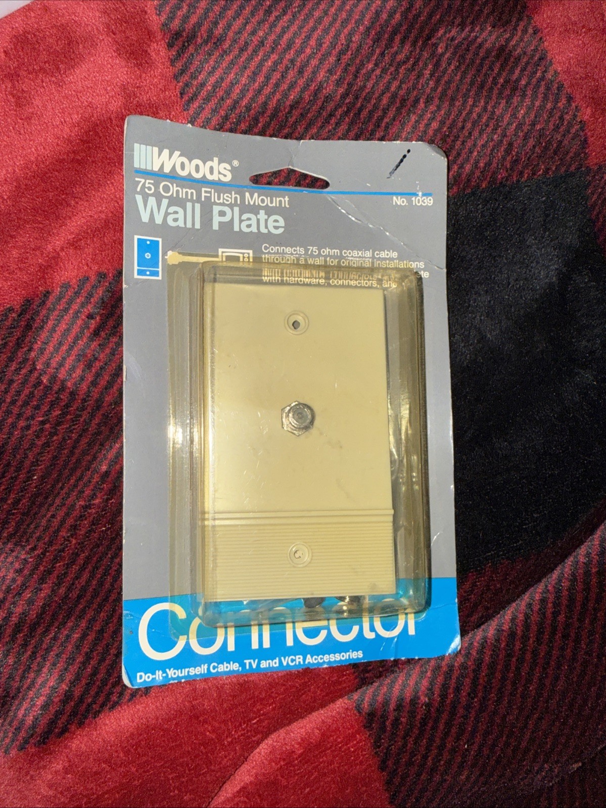 Woods  Ivory Coaxial Cable Wall Plate Video Jack F-Type CATV 80781-I-001 (S)