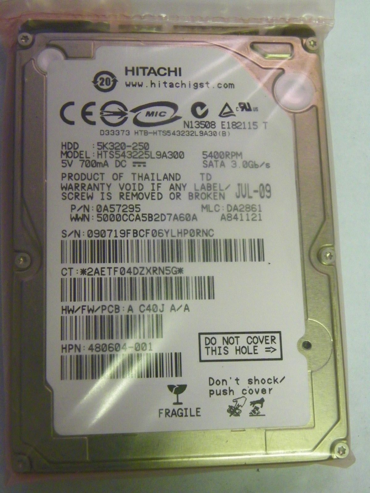 Hitachi HTS543225L9A300 P/N:0A57295 MLC:DA2861 FW:A C40J A/A 250GB 2.5" SATA HDD