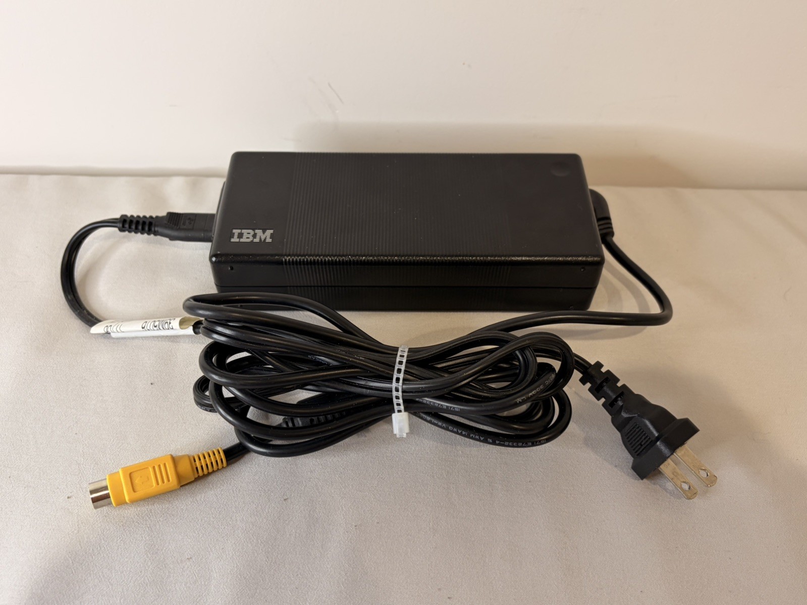 IBM PA-1121-0711 92P1032 Laptop AC Power Adapter for ThinkPad Systems 16V DC New