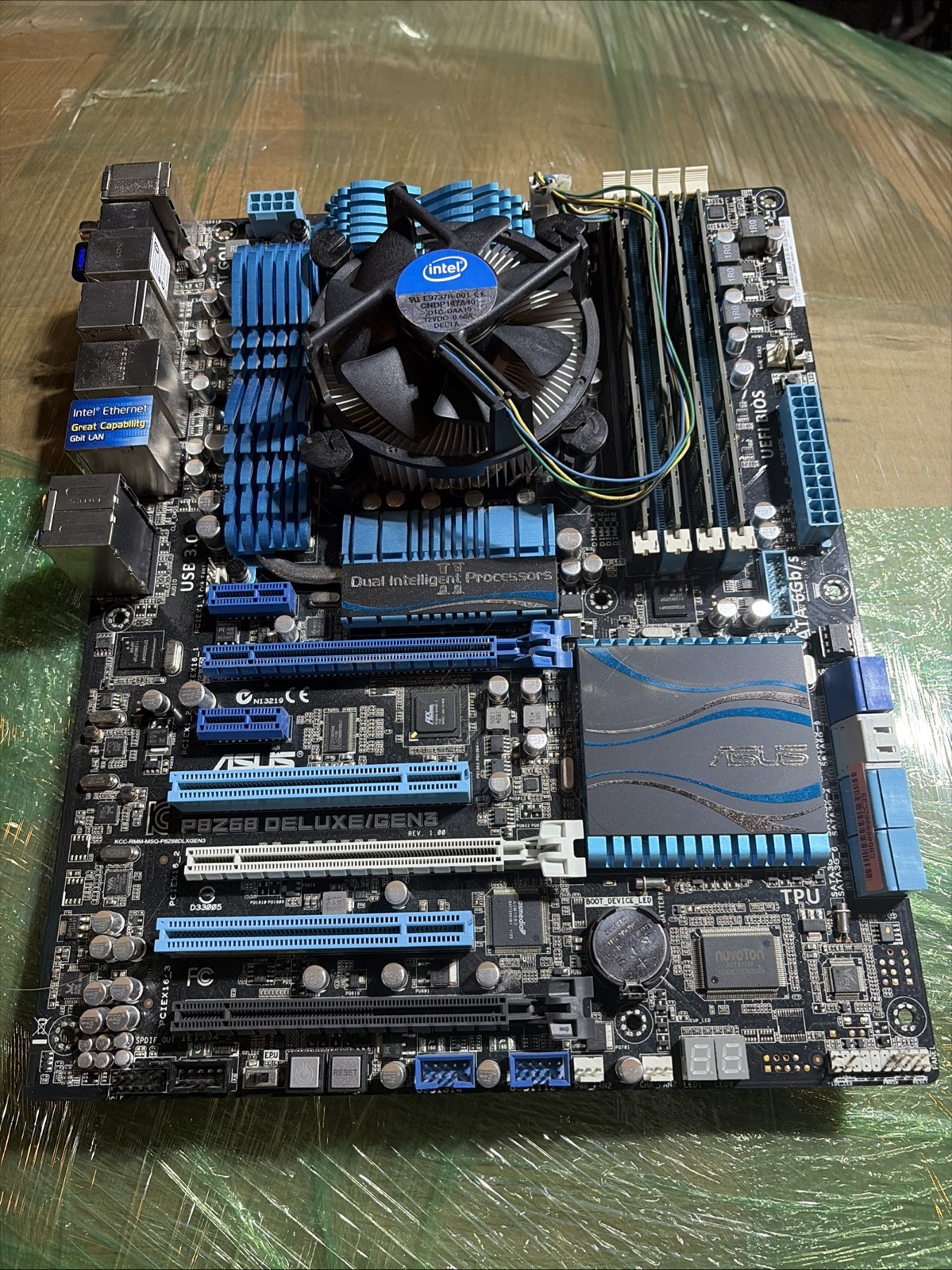 ASUS P8Z68 Deluxe Gen 3 ATX Mobo + Intel i7-2600 LGA1155 16GB RAM W/ IO Shield