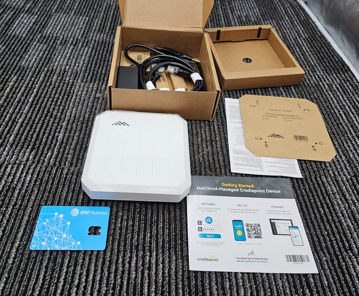 Cradlepoint L950-C7A L950 Series S5A033A LTE Adapter Router WWAN Desktop