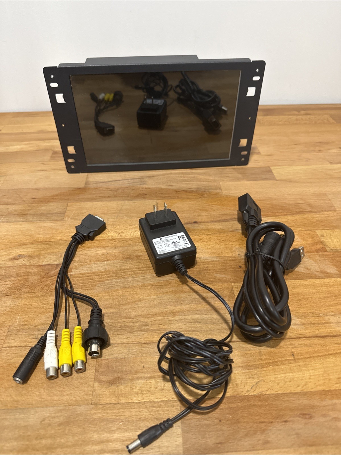 10.1inch   LCD Monitor Metal Case Industrial LCD Display HD VGA Input